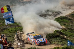 Hyundai Motorsport_Rally Sardegna 03